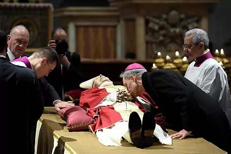 Muerte de Benedicto XVI, “un gigante de la fe y de la razón”